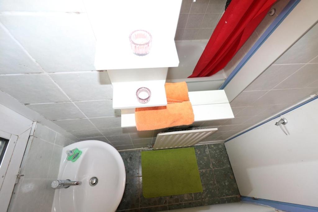 Cosy 3 Bed Apt, Old Truman Brewery! Brick Lane, London, E1 Экстерьер фото