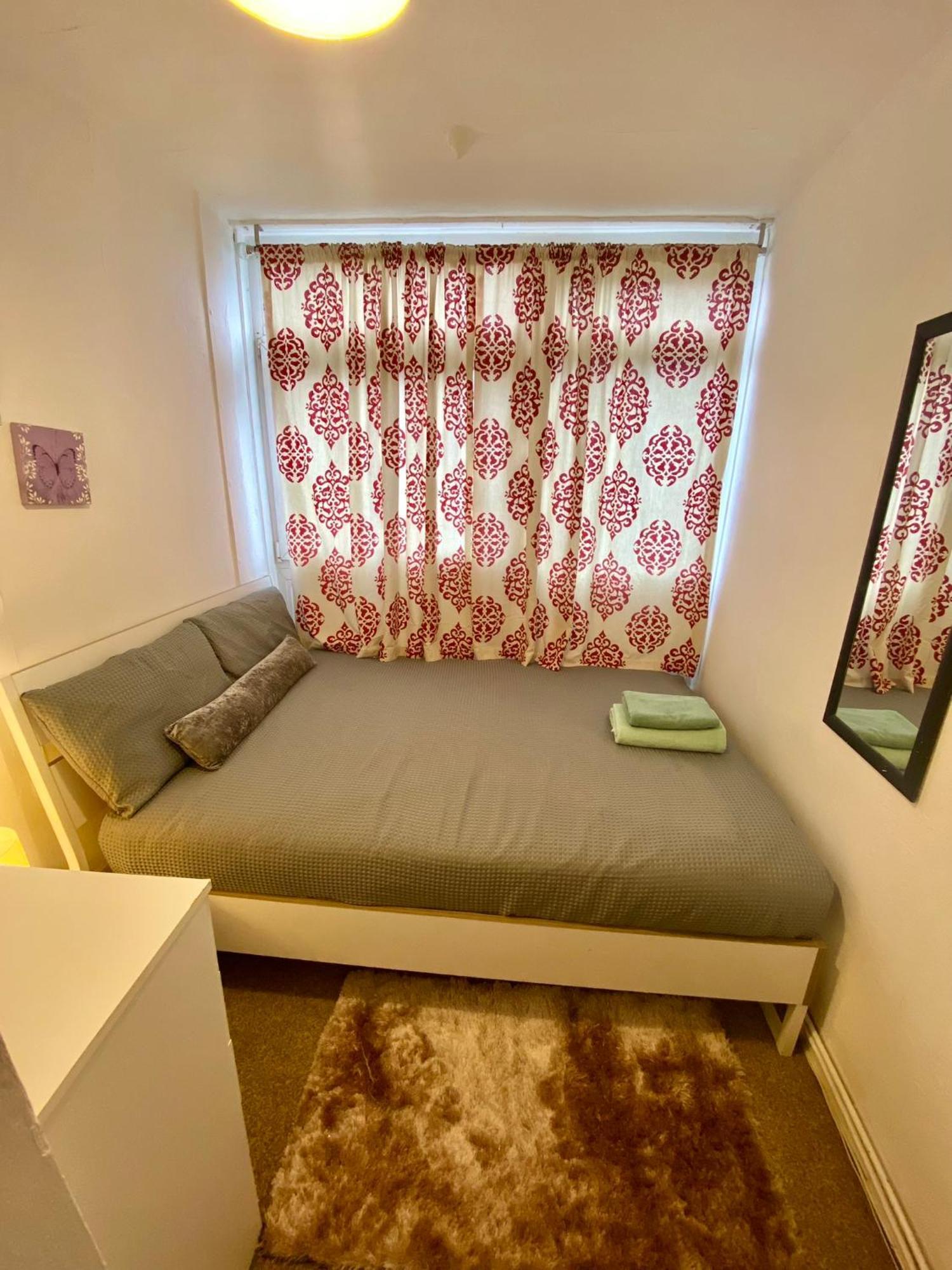 Cosy 3 Bed Apt, Old Truman Brewery! Brick Lane, London, E1 Экстерьер фото